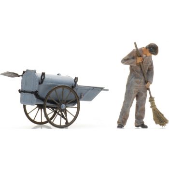 Straßenkehrer mit Karren