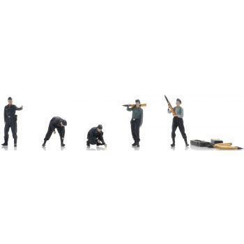 Deutsche Wehrmacht Panzerbesatzung beim nachladen