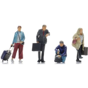 Reisende am Bahnsteig