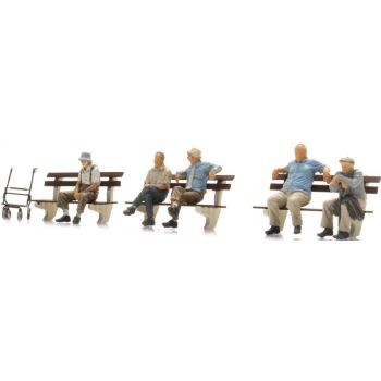 Alte Knacker auf der Bank, 3 Bänke, 5 Figuren, 1 Rollator