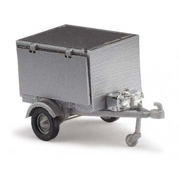 Hunde-Anhänger besetzt mit Hund