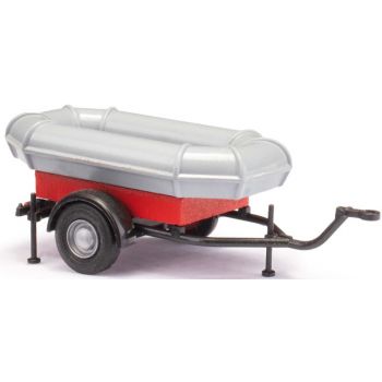 Feuerwehranhänger beladen mit Schlauchboot