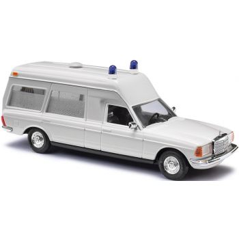 Mercedes-Benz Miesen Krankenwagen, Baujahr 1977, weiß, Bausatz