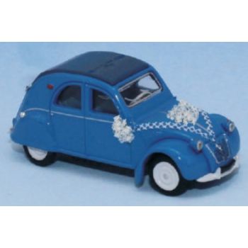 Citroen 2 CV AZLP, eisblau, Hochzeitsauto mit Blumendekor, Baujahr 1958