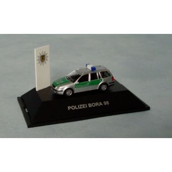 VW Bora 98 Variant der POLIZEI, silber/grün, in Dekobox !