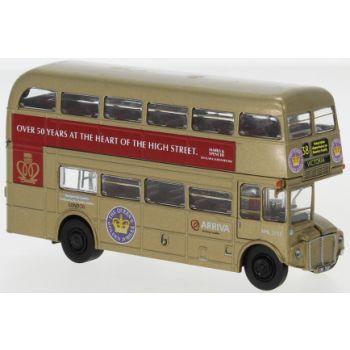 AEC Routemaster Doppeldecker aus London, Golden Jubilee - Zum 50. Jahrestag der Krönung von Queen Elisabeth im Jahr 2002, Modekaufhaus Marks & Spencer