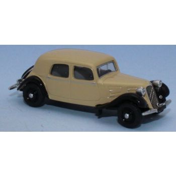 Citroen Traction 11A, beige mit schwarzen Kotflügeln, Baujahr 1935
