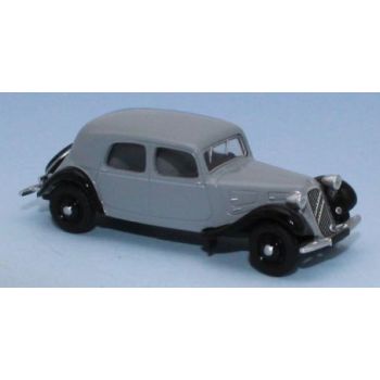Citroen Traction 11A, grau mit schwarzen Kotflügeln, Baujahr 1935