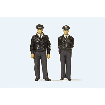 Polizisten stehend, blaue Uniform, BRD