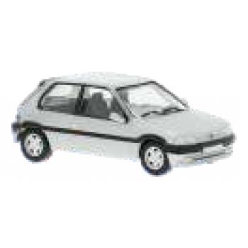 Peugeot 106 XSI 3-türig, silber metallic, Baujahr 1992-1996, (von PCX)