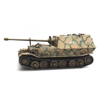 Wehrmacht Panzerjäger Ferdinand mit Tarnung