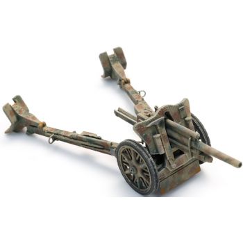 Wehrmacht 10,5cm LeFH 18, Tarnung, in Stellung