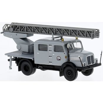 IFA S 4000-1 Doka mit DL25 der Energieversorgung