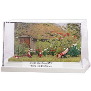 Diorama Merry Christmas XXX - Ruhe vor dem Sturm. Der Weihnachtsmann gönnt sich gerade eine Auszeit im Garten und züchtet auch Cannabisfplanzen