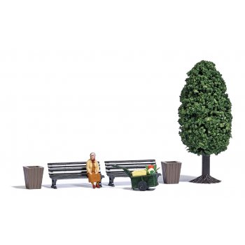 Frau mit Handwagen und Ladung, Parkbänke und Abfallkörbe, mit Bämchen 5,5 cm hoch