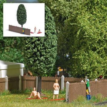 FKK Action-Set: 4 Figuren, 2 Luftmatratzen, Baum und Zaun mit Pfosten, Höhe 8,5 cm, Länge 11 cm