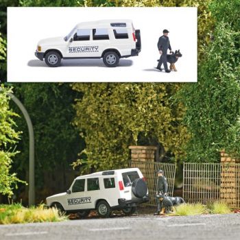 Wachdienst - Security, Action-Set: Hundeführer eines Sicherheitsunternehmens mit Schäferhund, Land Rover Discovery
