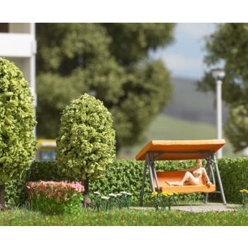 Gartenschaukel Anke, Kult-Gartenschaukel aus der DDR wurde vom damaligen Hersteller Fortschritt mit Nackedei beworben, Schaukel, Figur, 2 Bäume, usw.