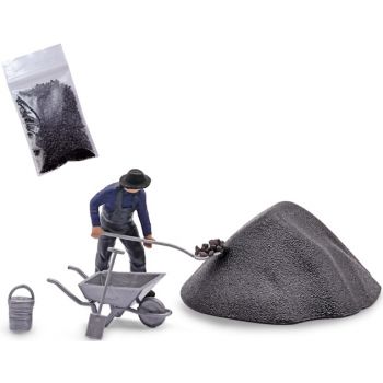 Köhler bei der Arbeit, Köhler beim Schaufeln, Kohlehaufen, Schubkarren und Werkzeug, Action-Set