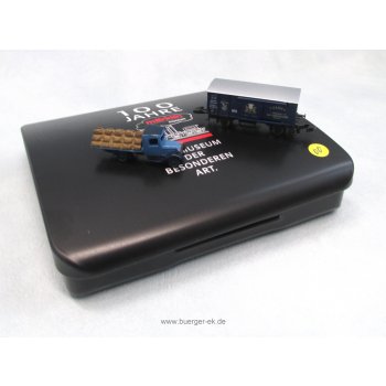 Märklin Museumswagen 2000, J.Gaiser Colonialwaren Kaffeerösterei Göppingen, Museum 2000 (Altbaugüterwagen mit Schiebetüren, mit Oldtimer-LKW beladen