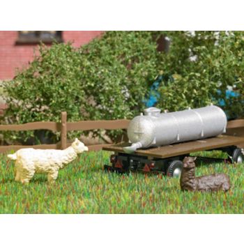 Alpakas mit Wasserfass, Action-Set mit 2 Alpakas, landwirtschaftlichem Anhänger und Wasserfass, Spur N