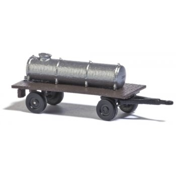 Landwirtschaftlicher Anhänger mit Fass