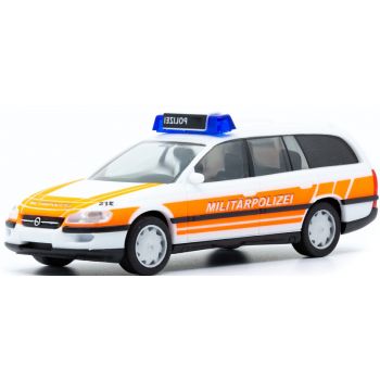 Opel Omega Caravan Militärpolizei Schweiz, mit Dachkennung 212