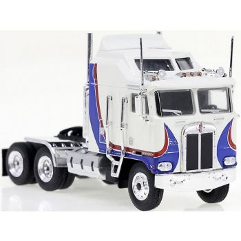 Kenworth K 100 Aerodyne, US-Sattelzugmaschine, weiß mit blau/rotem Dekor, Baujahr 1976