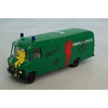 Mercedes-Benz 507D der POLIZEI mit Farbbewurf !!