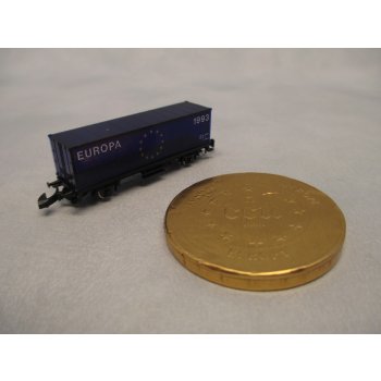 EUROPA 1993, dunkelblau transparenter Containerwagen (8617), mit goldenen Sternen, spez. Verpackung mit Aufschrift: Mit den besten Wünschen zum Jahres