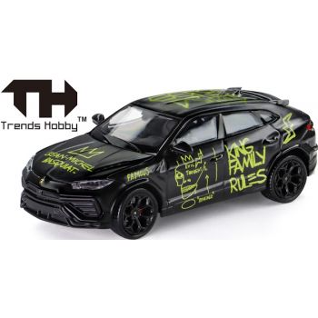 Lamborghini Urus Performance x Jean Michel Basquiat - Matte Black, Motorhaube zum öffnen, Trends Hobby, Maßstab 1:64