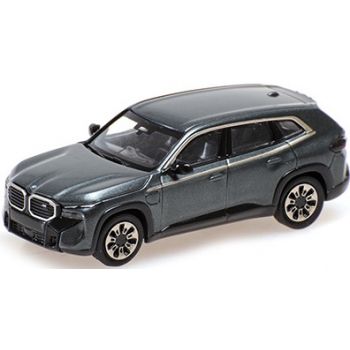 BMW XM, grün metallic, Baujahr 2023