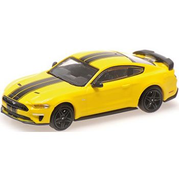 Ford Mustang, gelb mit schwarzen Streifen, Baujahr 2018