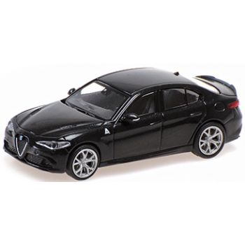 Alfa Romeo Giulia Quadrifoglio, schwarz metallic, Baujahr 2017