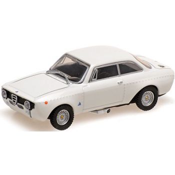Alfa Romeo GTA 1300 Junior, weiß, Baujahr 1972