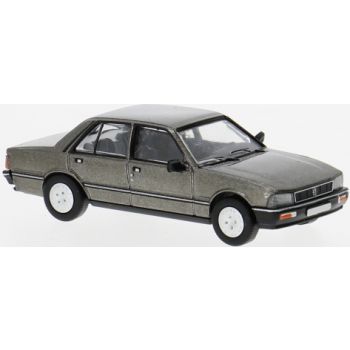 Peugeot 505 Limousine, grau metallic, Baujahr 1979, von PCX