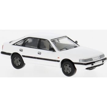 Mazda 626 Fließheck, weiß, Baujahr 1987, von PCX