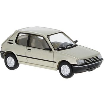 Peugeot 205, beige metallic, Baujahr 1984, PCX