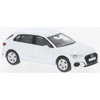 Audi A3 (8Y), weiß, Baujahr 2022, von PCX
