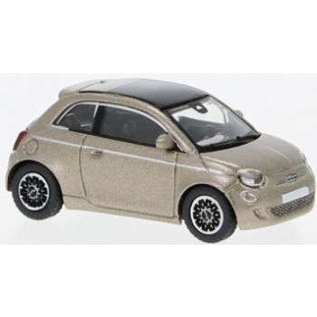 Fiat 500e, hellrosa metallic, Baujahr 2022, von PCX