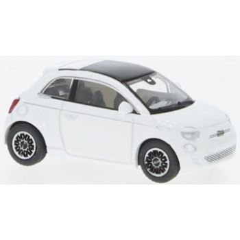 Fiat 500e, weiß, Baujahr 2022, von PCX