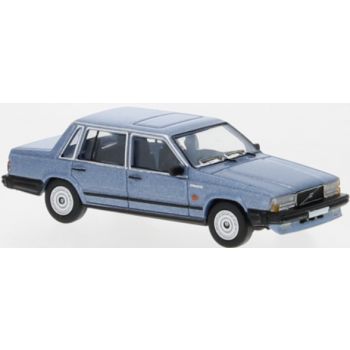 Volvo 740 Limousine, hellblau metallic, Baujahr 1984, von PCX