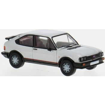 Alfa Romeo Alfasud, silber, Baujahr 1980, von PCX