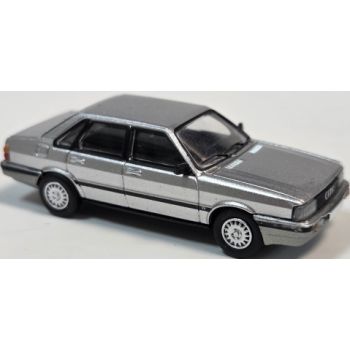 Audi 90, silber, Baujahr 1984, von PCX