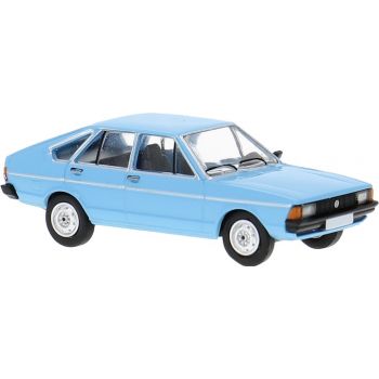 VW Passat B1 Schrägheck Facelift, hellblau, Baujahr 1977, von PCX