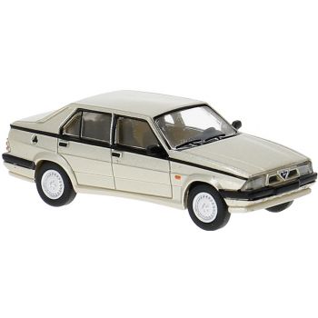 Alfa Romeo 75, beige, Baujahr 1988, von PCX
