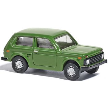 Lada Niva, grasgrün, Spur TT