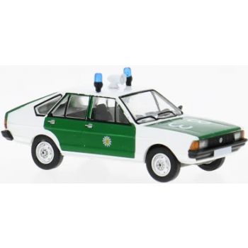 VW Passat B1 Schrägheck, Polizei Baden-Württemberg, grün/weiß, Baujahr 1977, von PCX