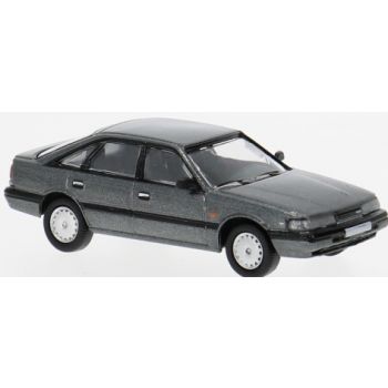Mazda 626 Fließheck, grau metallic, Baujahr 1987, von PCX