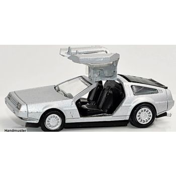 DeLorean CMC 12 silber mit geöffneten Türen, schwarze Inneneinrichtung